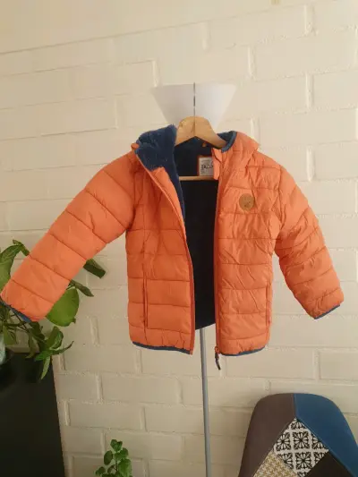 Parka azul y naranja para niños - miniatura 2