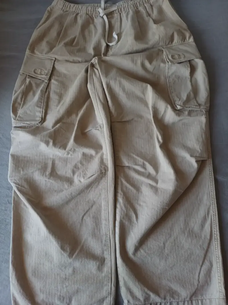 Pantalones cargo beige - 1