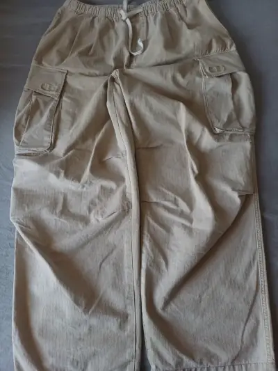 Pantalones cargo beige - miniatura 1