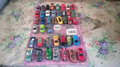 Colección de autos de juguete hotwheels - miniatura 4