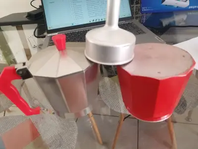 Cafetera Italiana roja de aluminio - miniatura 4