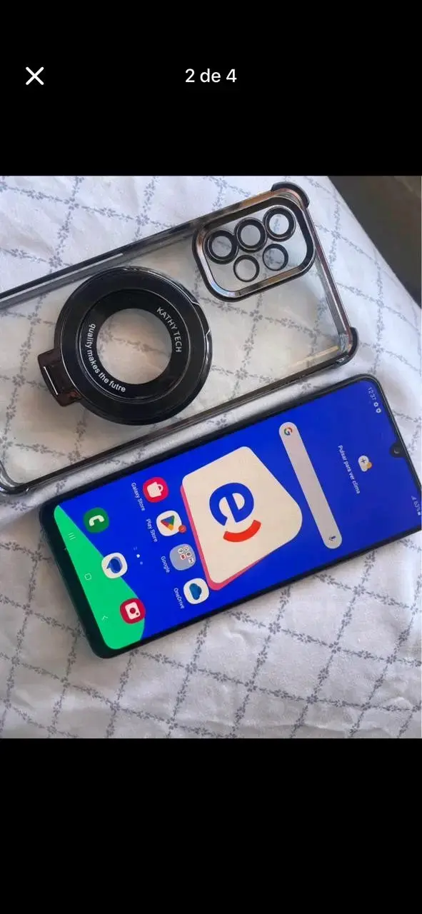 Celular Samsung con funda a32 - 1