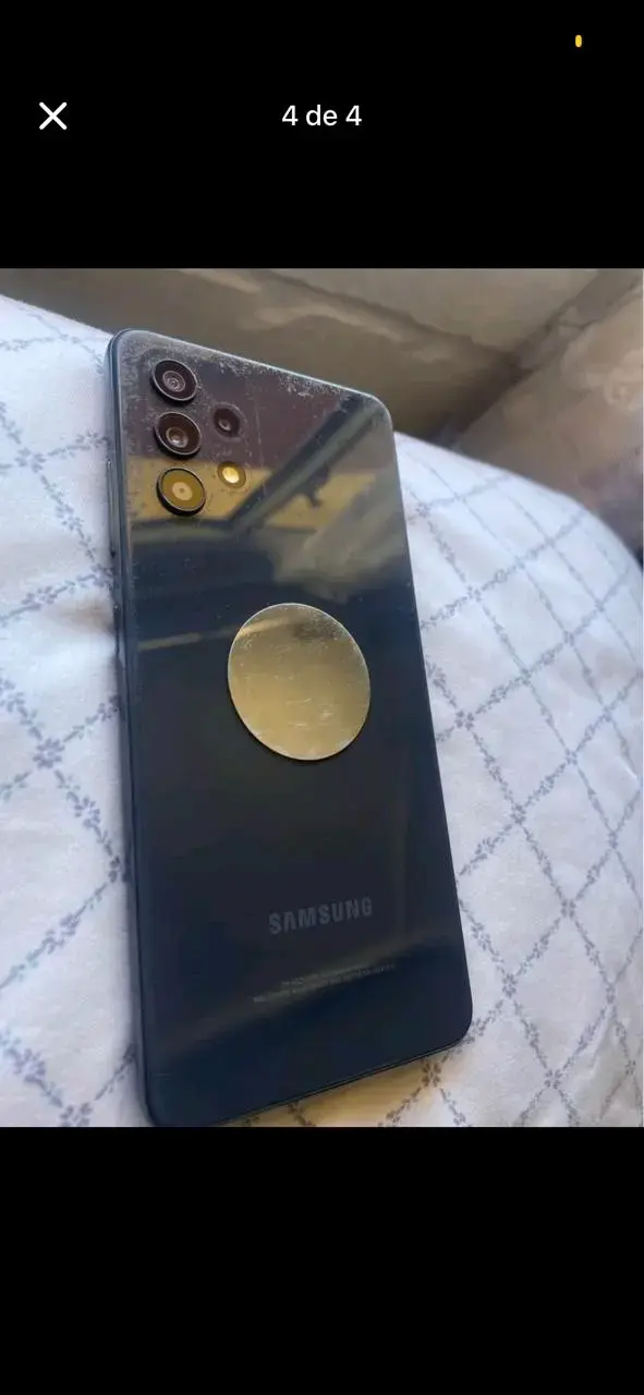 Celular Samsung con funda a32 - 3