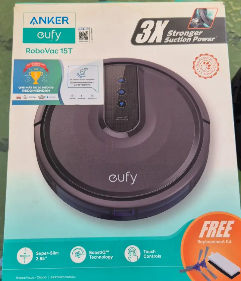 Robot aspirador Eufy con accesorios - 4