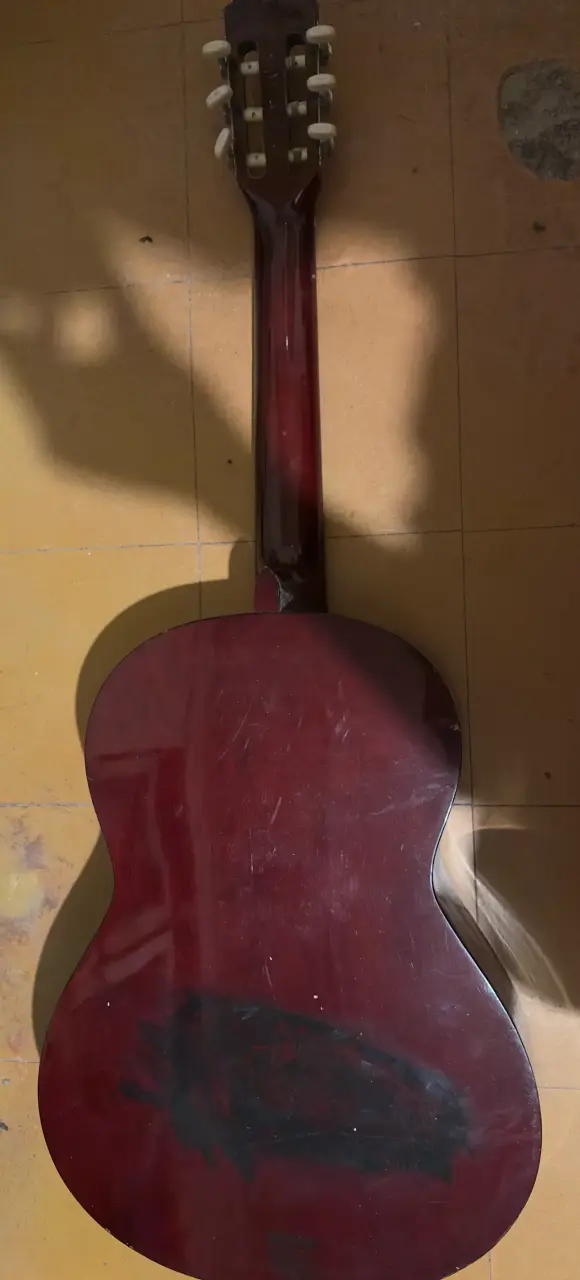 Guitarra clásica marrón - 2
