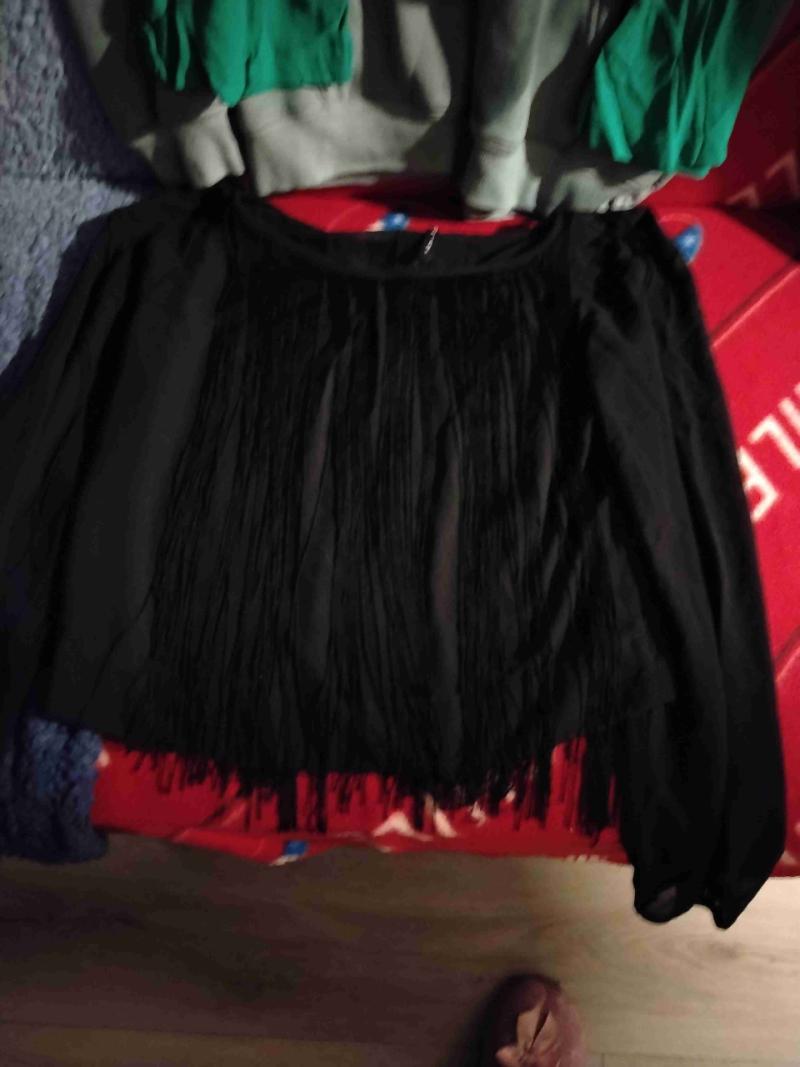 Blusa negra con flecos - 2