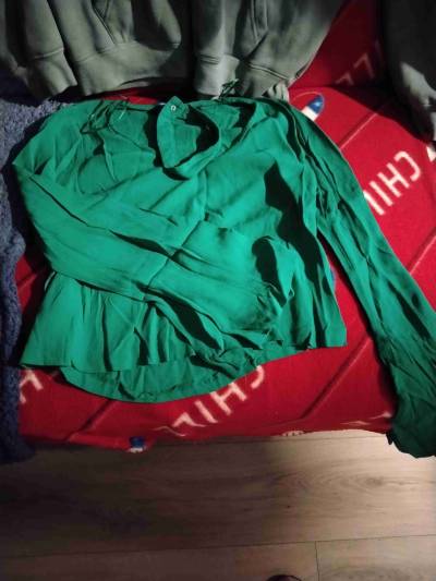 Blusa verde manga larga - miniatura 1