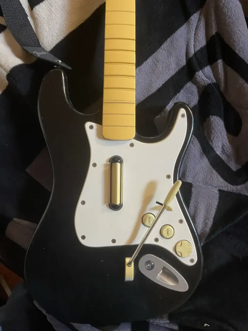 Guitarra Fender Rock Band 1 sin receptor - 1