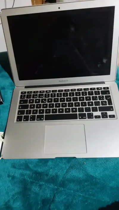 Notebook MacBook Air usado - miniatura 1