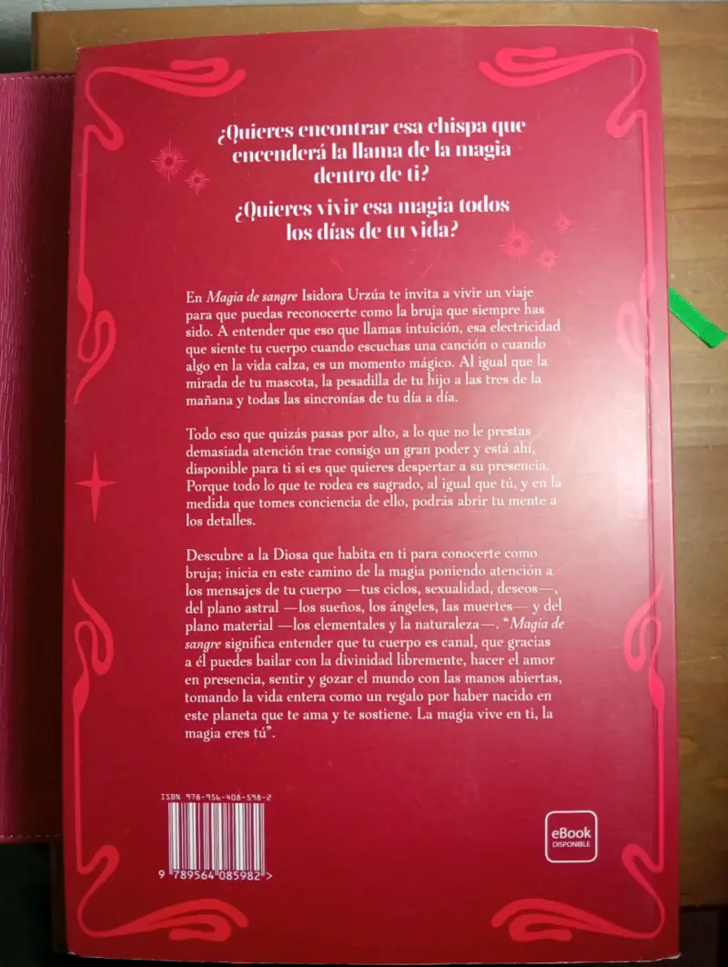 Libro 'Magia de Sangre' Isidora Urzúa - 2