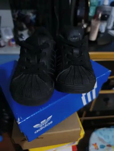 Zapatillas negras Adidas - miniatura 3