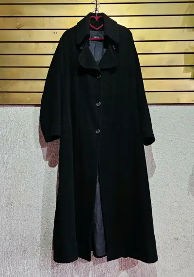 Abrigo largo negro elegante - miniatura 1