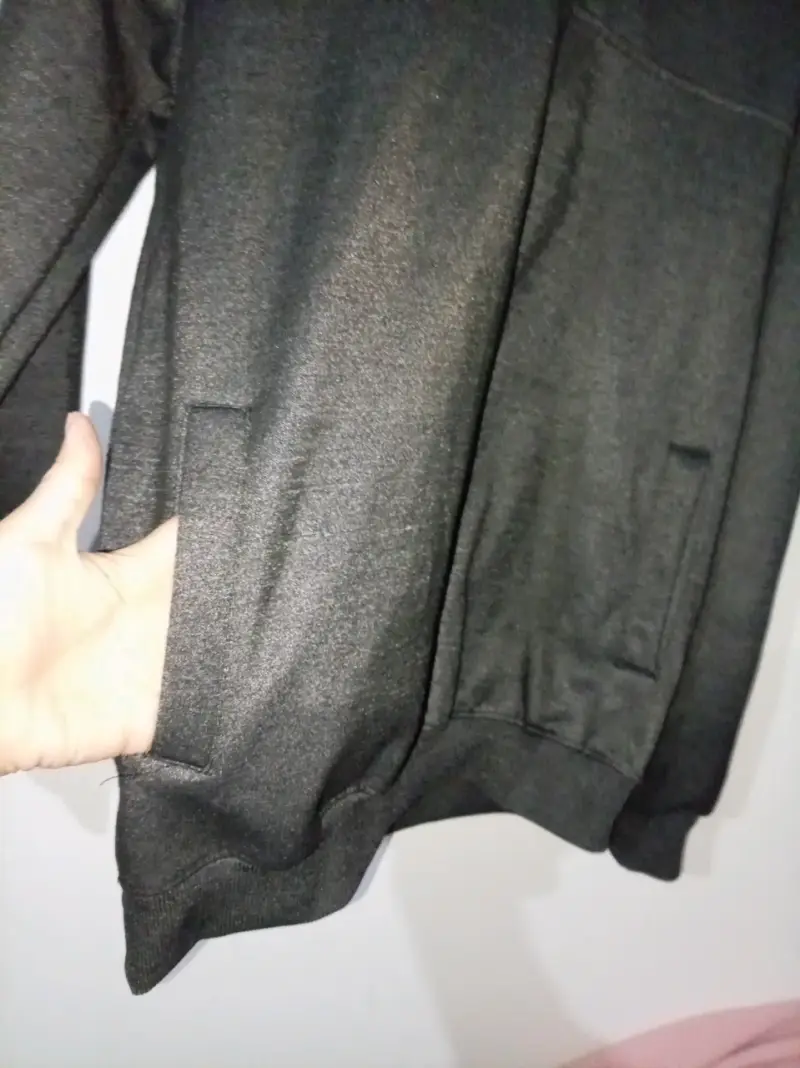 Polerón negro con cierre verde fluorescente - 3