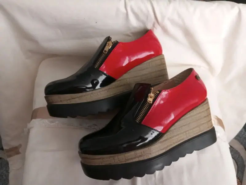 Zapatos plataforma rojo y negro - 1