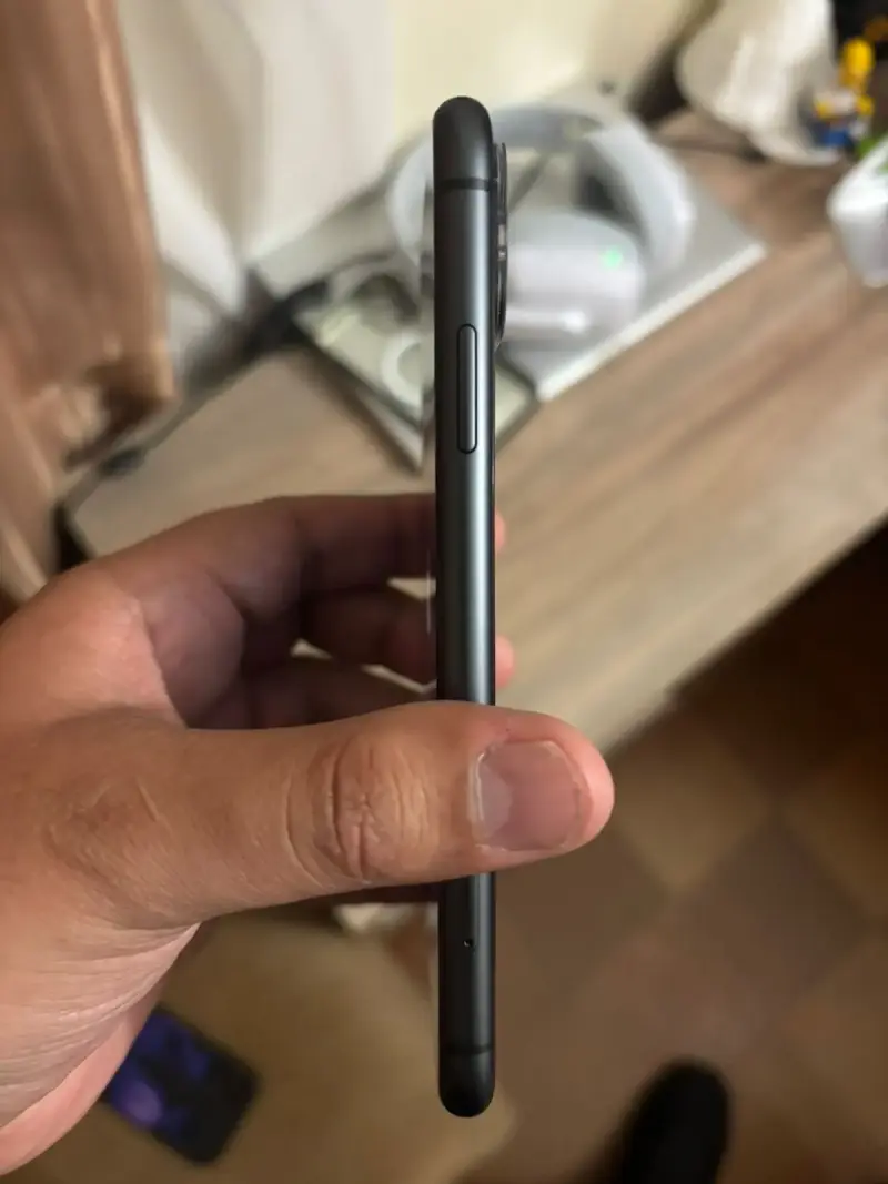 iPhone 11 - 3