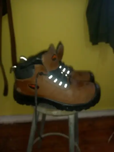 Bototos de Seguridad y Pantalones de trabajo. - miniatura 1