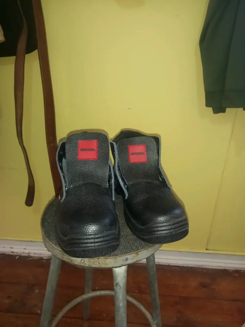 Bototos de Seguridad y Pantalones de trabajo. - 5