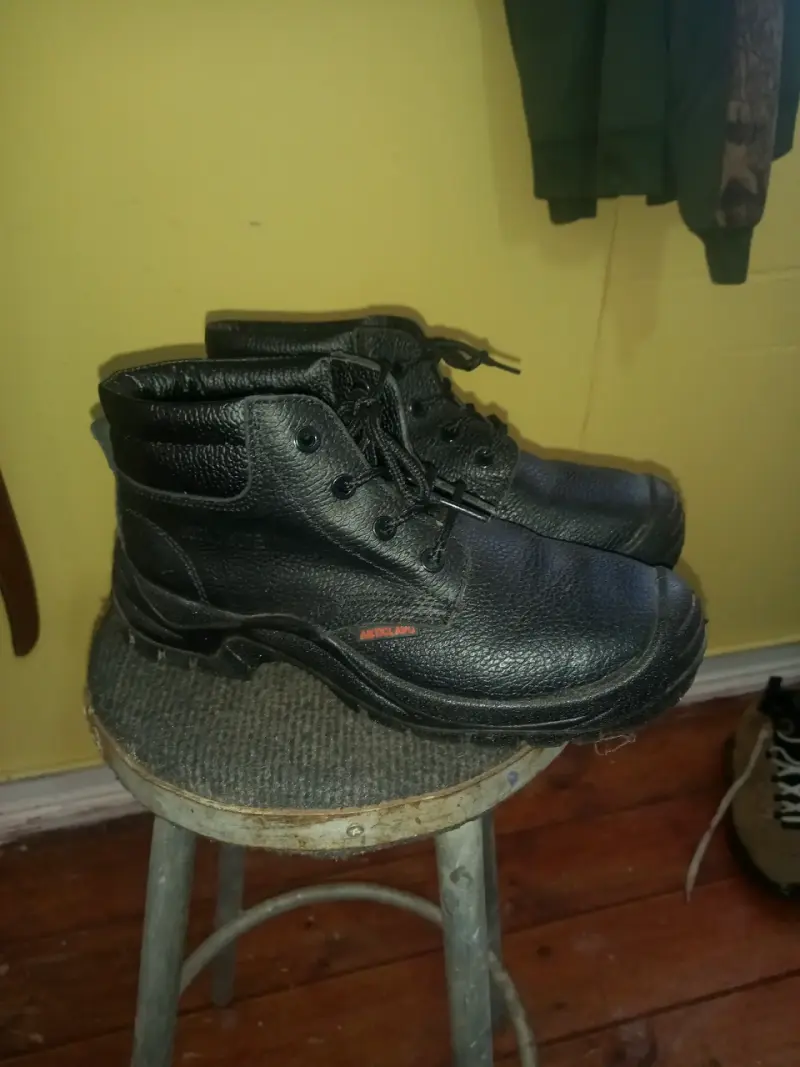 Bototos de Seguridad y Pantalones de trabajo. - 6
