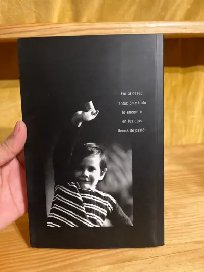 Libro 'Poesía sin Razón' - miniatura 2