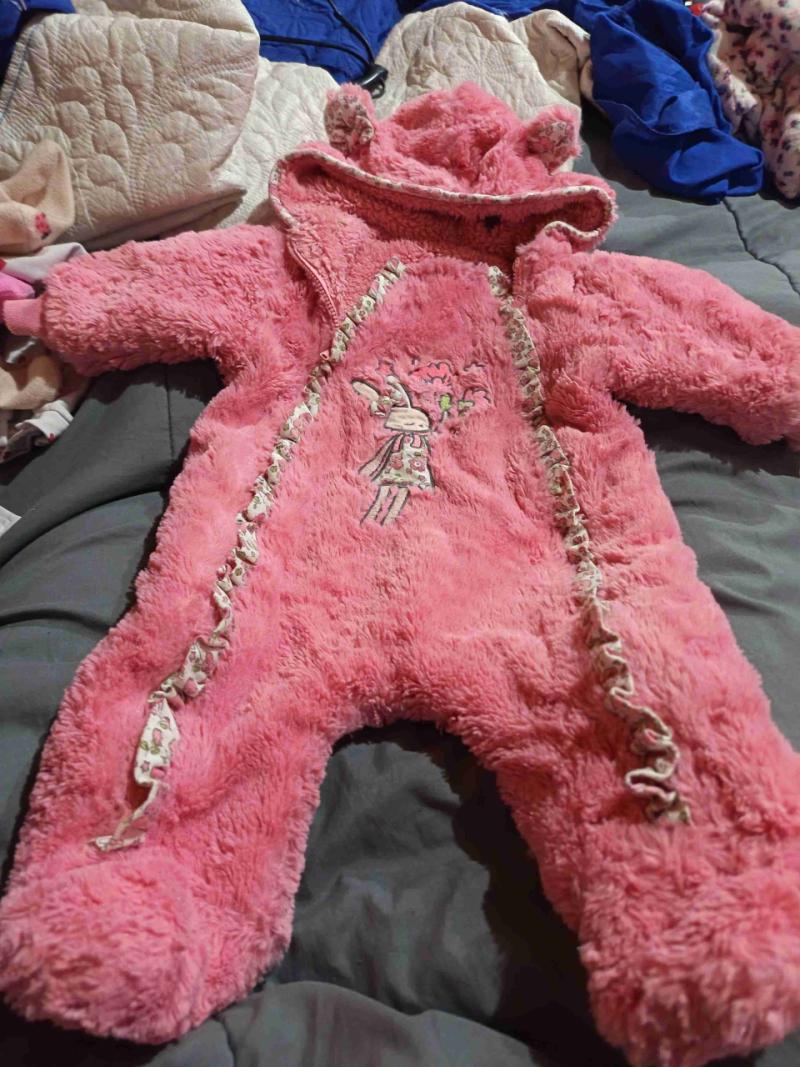 Enterito rosa con capucha para bebé - 1