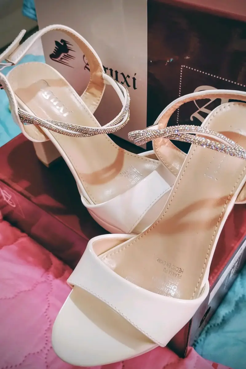 Sandalias blancas elegantes 35 - 1