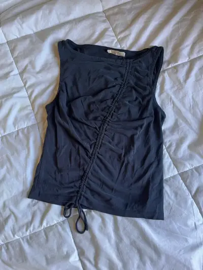 Polera negra fruncida - miniatura 1