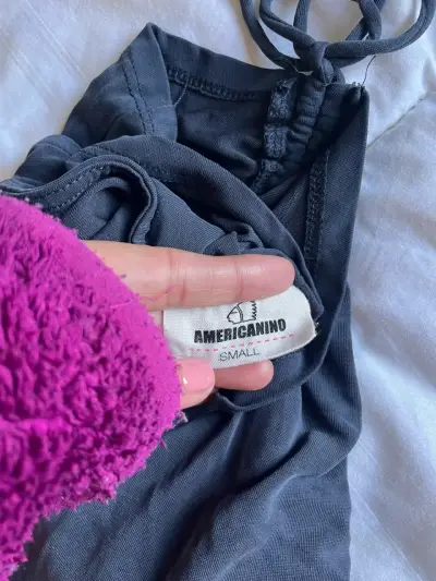 Polera negra fruncida - miniatura 2