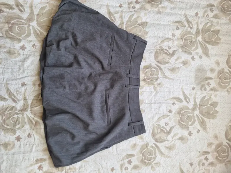 Falda gris plisada - 3