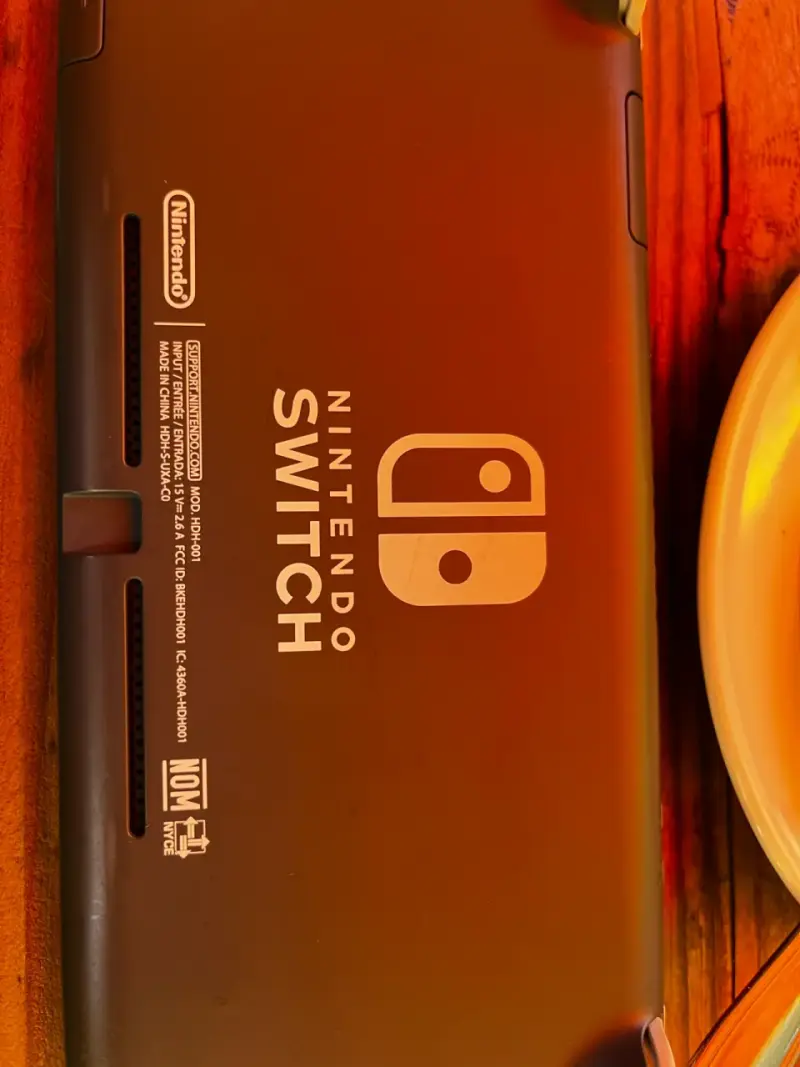 Nintendo Switch gris en buen estado - 4