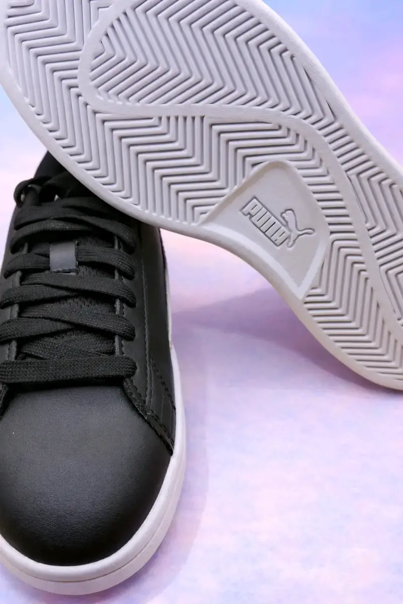 Zapatillas Puma negras con diseño - 4