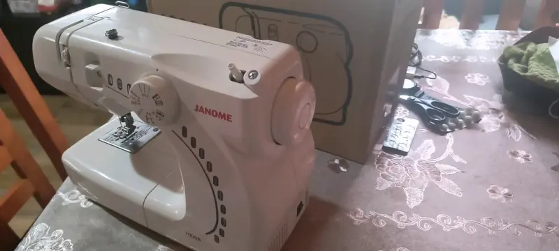 Máquina de coser Janome 1000A - 6