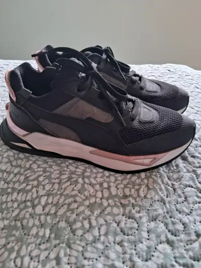 Zapatillas deportivas negras con detalles rosados - miniatura 4
