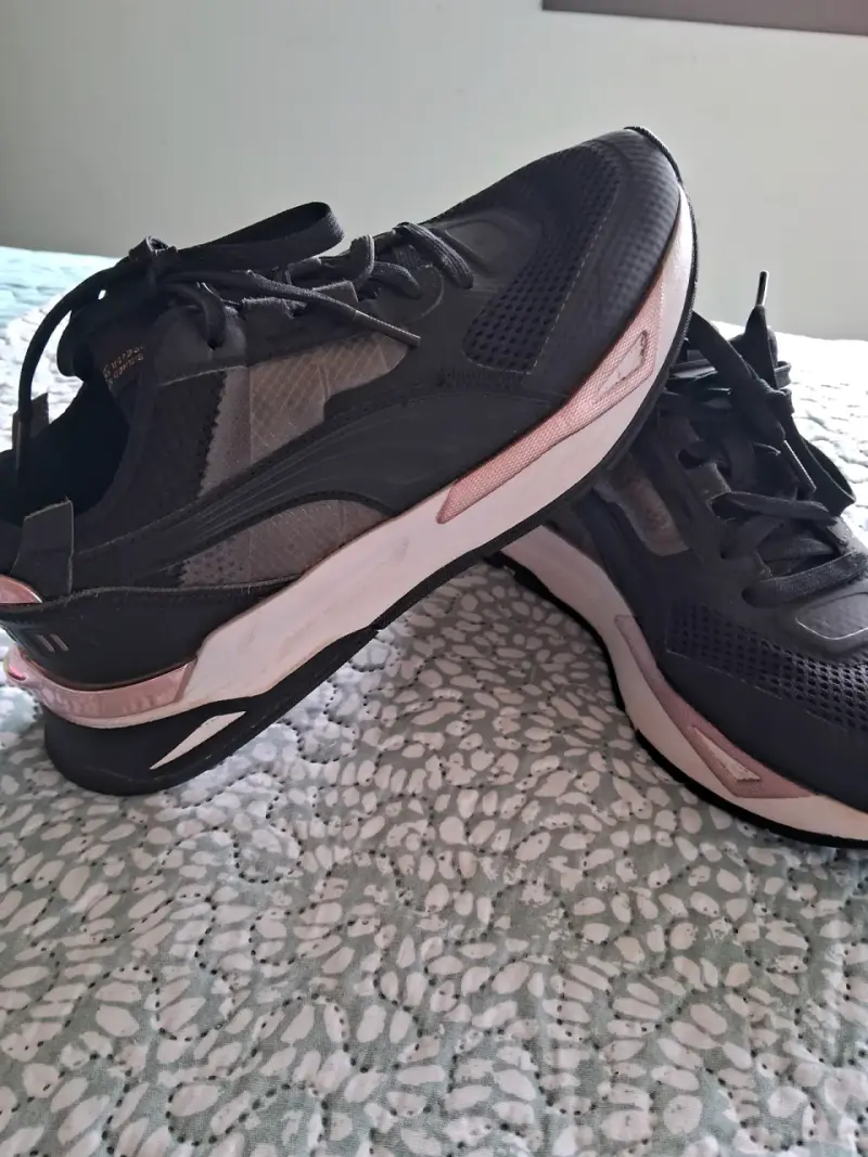 Zapatillas deportivas negras con detalles rosados - 5