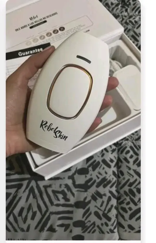 Depiladora láser RebelSkin blanca