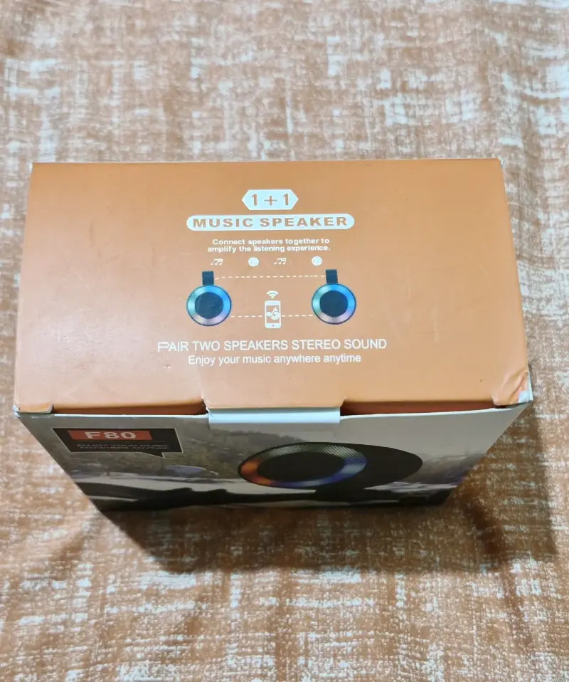 Parlante F80 con luces LED - 2