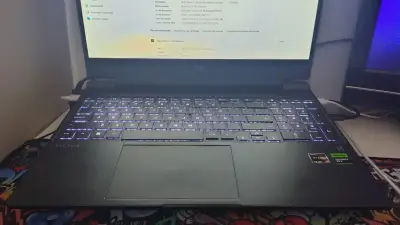 Notebook gaming HP Victus ryzen 5, rtx 2050 - miniatura 4