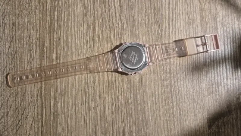 Reloj digital Casio rosa - 2