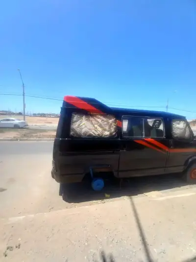 Camioneta negra.  J5 año 91 motor 1.9 bencinero - miniatura 1