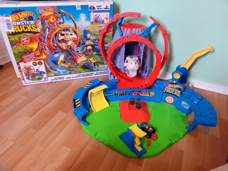 Pista Hot Wheels Monster Trucks - 1