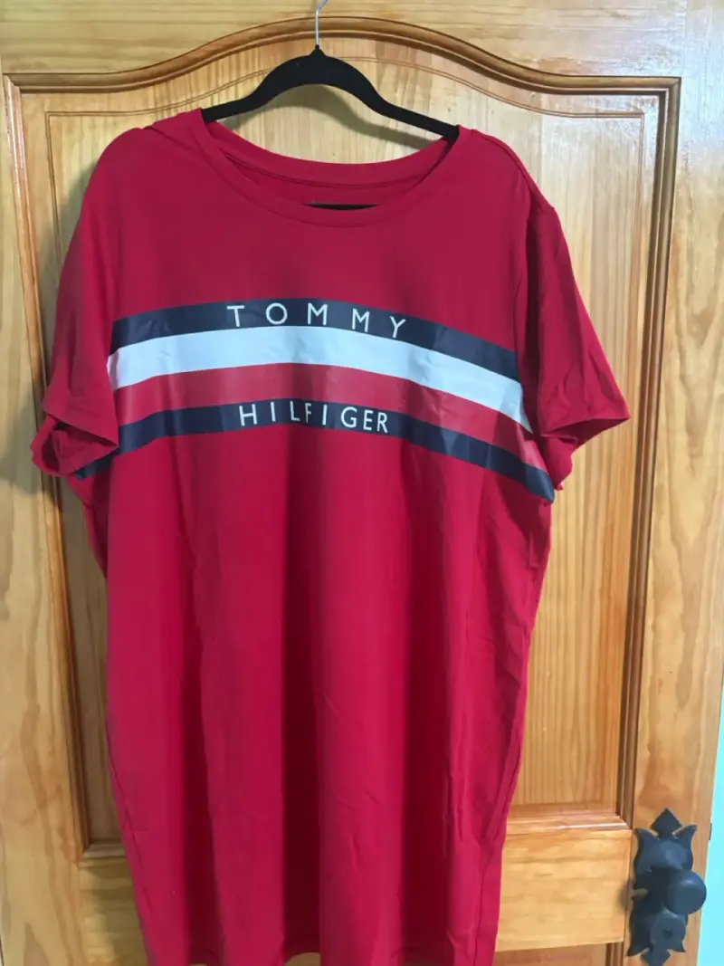 Polera roja Tommy Hilfiger