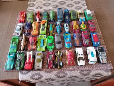 Set de autitos de juguete - miniatura 1