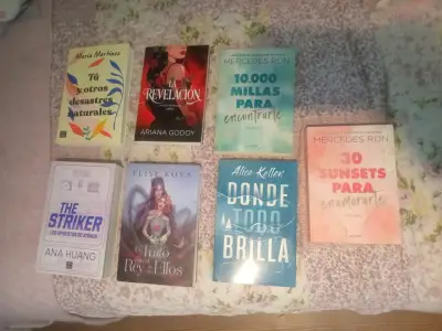 Lote de libros variados en español - miniatura 2