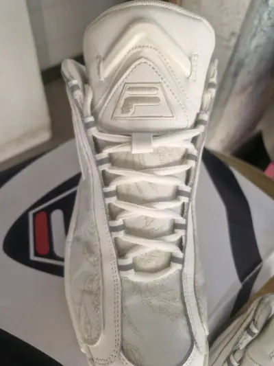 Zapatillas FILA blancas bordadas - miniatura 2