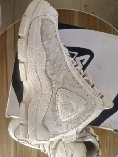 Zapatillas FILA blancas bordadas - miniatura 5