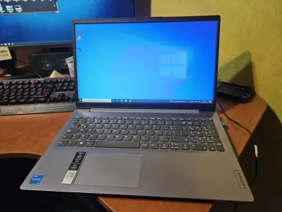 Laptop Lenovo IdeaPad 3 15.6" - miniatura 1