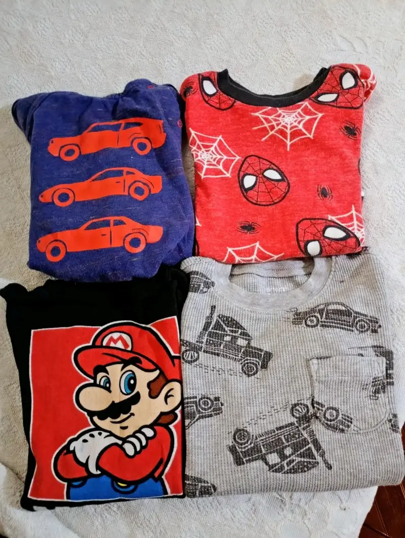 Conjunto de pijamas infantiles