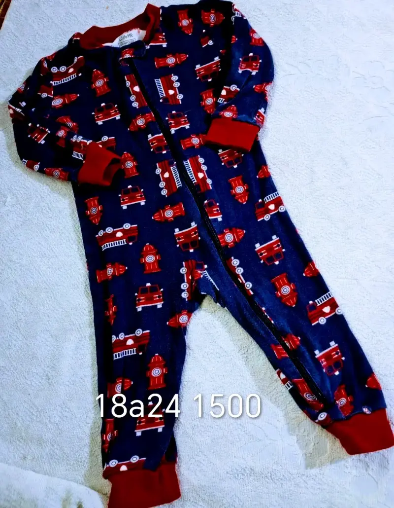 Pijama infantil azul con camiones 12mesesa 18m