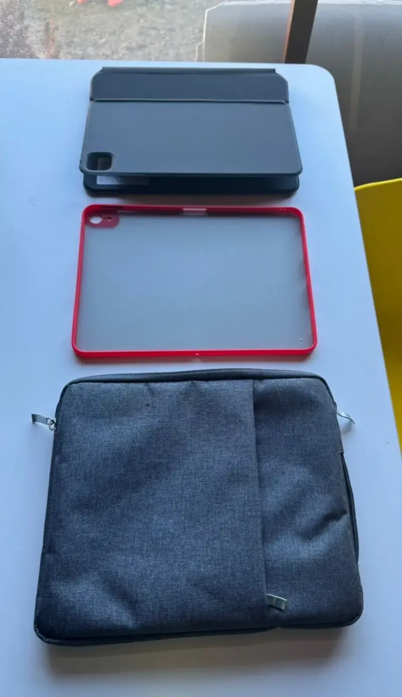 iPad con teclado y estuche - 5