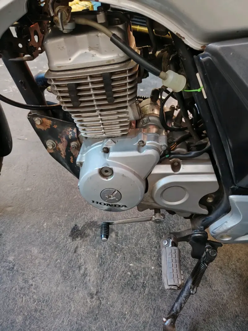 Motor de motocicleta Honda usado - 1