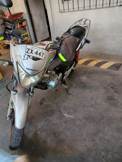 Motor de motocicleta Honda usado - miniatura 2